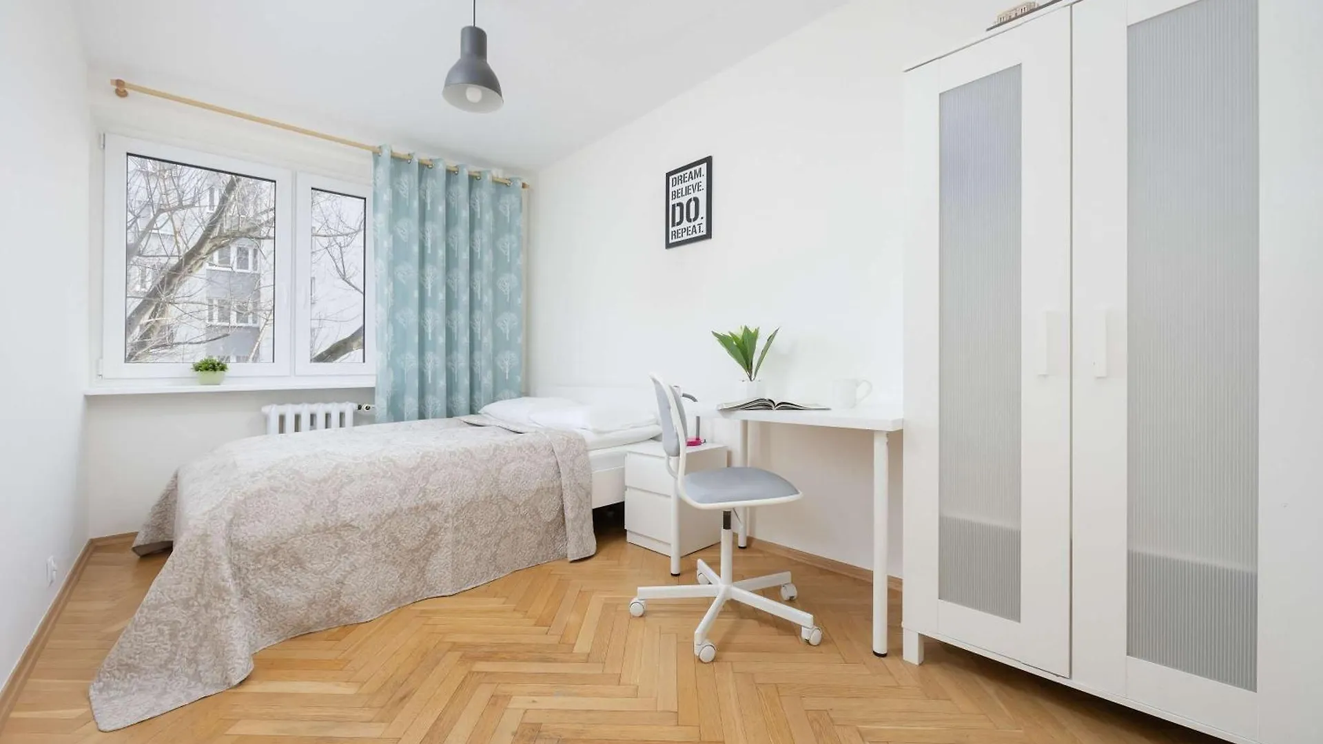 Apartment Jasny Apartament Z Dwoma Sypialniami I Biurkiem By Noclegi Renters Warsaw