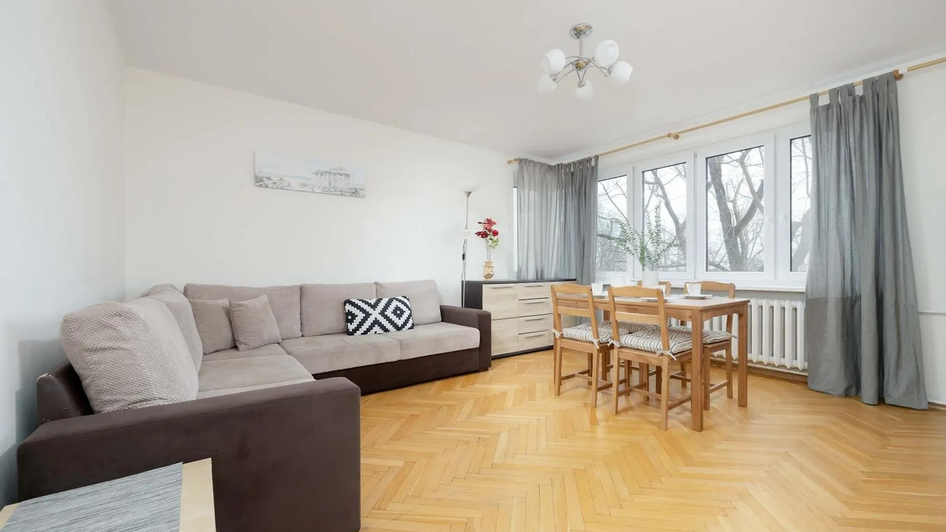 Jasny Apartament Z Dwoma Sypialniami I Biurkiem By Noclegi Renters Warsaw